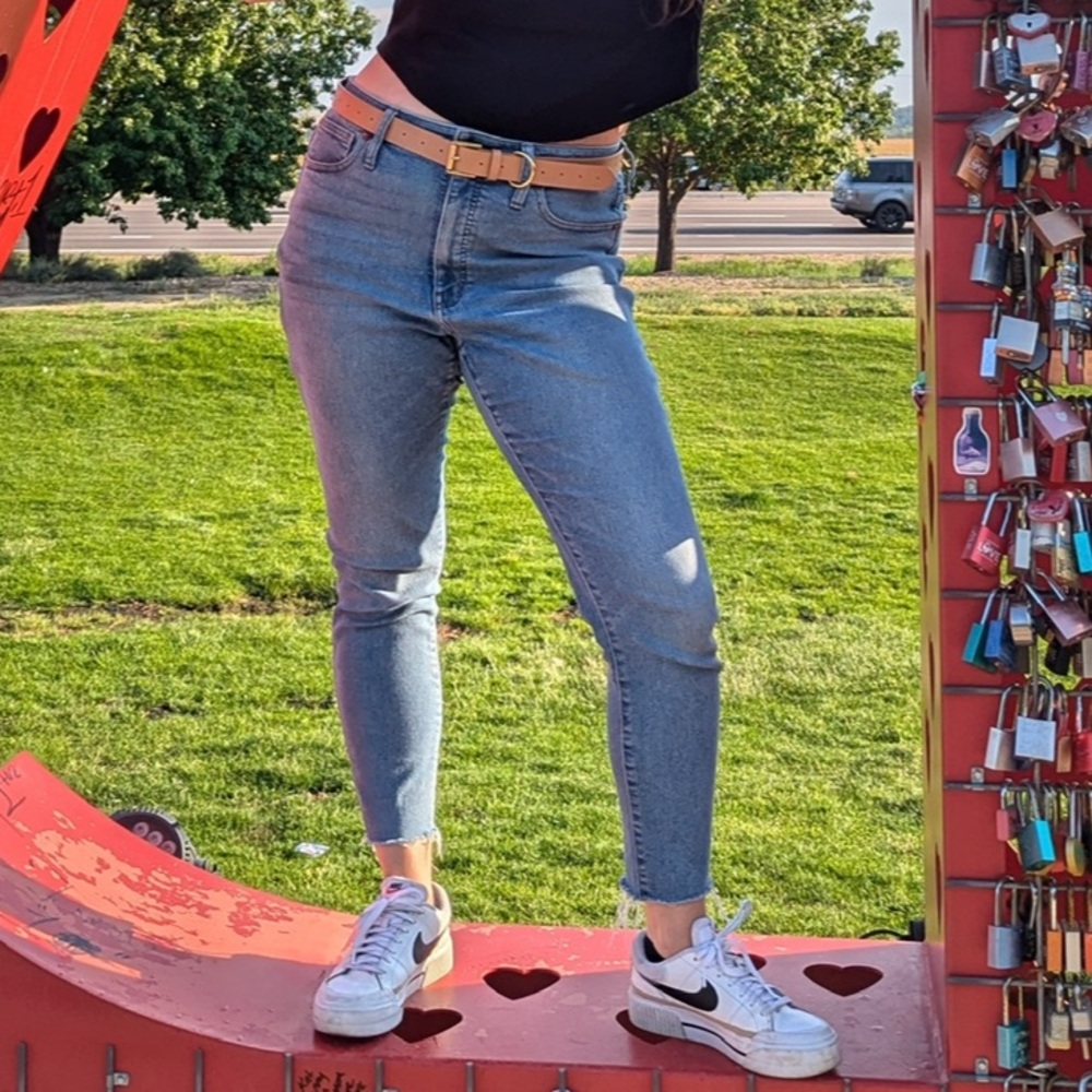 Light wash high rise skinny jeans